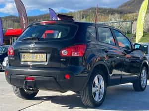 Nissan Qashqai 1.5 diesel, 146.090 km, 5.499 EUR — miniatura 3