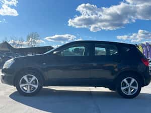 Nissan Qashqai 1.5 diesel, 146.090 km, 5.499 EUR — miniatura 4