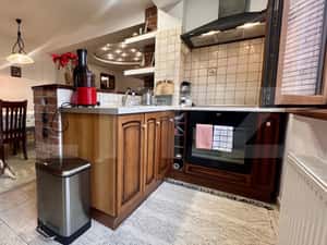 Apartament 3 dormitoare, renovat si mobilat complet, etaj 1, Centru — miniatura 4