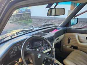 Retromobil BMW 520 I / E28 1983 — miniatura 5