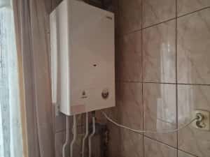 Ap 2 cam, etaj2 , decomandat,utilat,balcon,centrala, zona Spiru Haret — miniatura 1