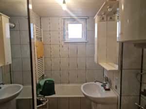 Ap 2 cam, etaj2 , decomandat,utilat,balcon,centrala, zona Spiru Haret — miniatura 2