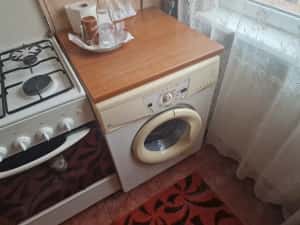 Ap 2 cam, etaj2 , decomandat,utilat,balcon,centrala, zona Spiru Haret — miniatura 6