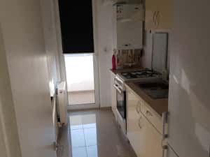 Apartament cu 2 camere, balcon și lift — miniatura 3