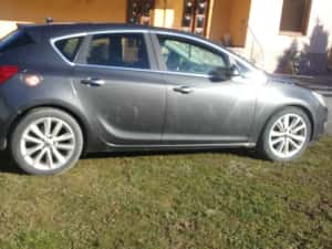 OPEL ASTRA J  1700 cm diesel — miniatura 4