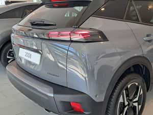 PEUGEOT 2008 Allure 1.2 Hybrid 145 CP E-DCS6 — miniatura 7