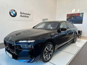 BMW M760 Plug-in Hybrid - 12.000 km