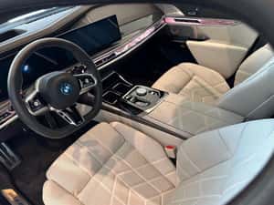 BMW M760 Plug-in Hybrid - 12.000 km — miniatura 5