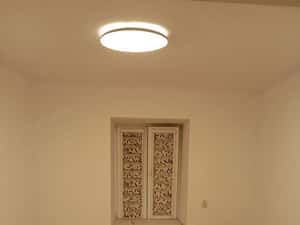 Garsonieră renovată modern, centrul vechi, clădire fără risc seismic — miniatura 3