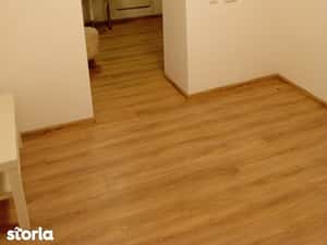 Garsonieră renovată modern, centrul vechi, clădire fără risc seismic — miniatura 6