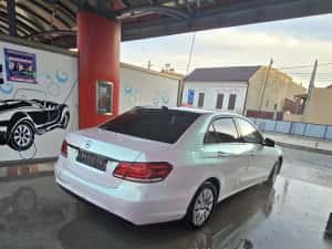 Mercedes E class — miniatura 2