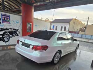 Mercedes E class — miniatura 10