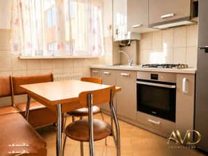 Apartament cu 3 camere de inchiriat Mircea cel Batran