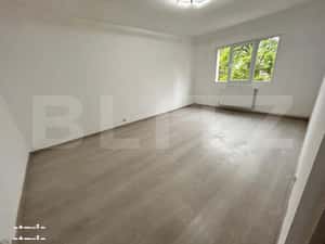 Apartament 2 camere de vanzare, decomandat, 55.70 mp, zona Nicolina — miniatura 1