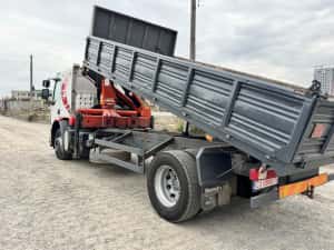 Camion basculabil cu macara volvo — miniatura 4