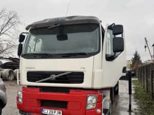 Camion basculabil cu macara volvo — miniatura 8