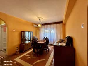 Apartament 3 camere, semidecomandat, aer conditionat, Central, Ploiest — miniatura 3