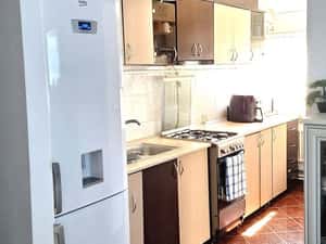 Apartament 3 camere 50mp mobilat+garaj  52.000eur neg — miniatura 4