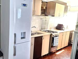 Apartament 3 camere 50mp mobilat+garaj  52.000eur neg — miniatura 5