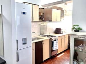 Apartament 3 camere 50mp mobilat+garaj  52.000eur neg — miniatura 6