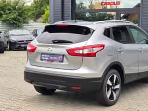 Nissan Qashqai Tekna Manuală 110 HP Diesel — miniatura 4