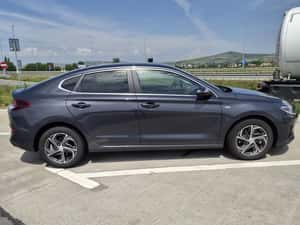 Vând Hyundai i30 Fastback, an fabricație 2022, 26.000 km — miniatura 2