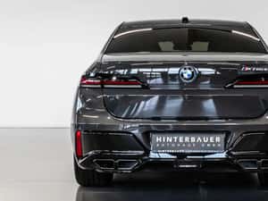 BMW M760e xDrive – Bowers & Wilkins – Executive Lounge — miniatura 7
