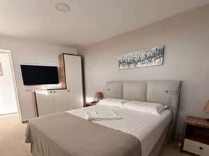 SEAVIEW APARTMENTS, OLIMP - SE VINDE TOT ETAJUL 12! — miniatura 3