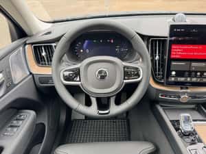 Volvo XC60 Hibrid Plug-in 455 CP, 7500 km, 2025 — miniatura 5