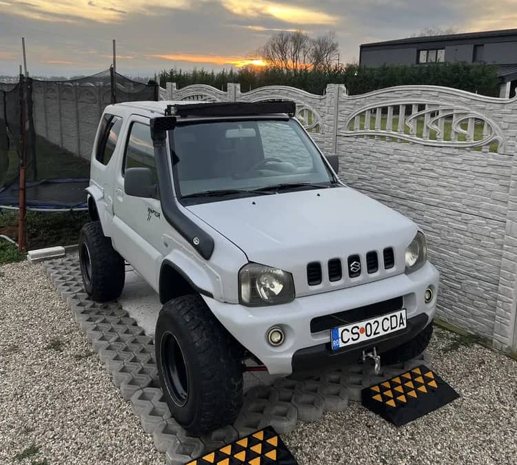 Vand Suzuky Jimny Vopsit Raptor excelent pentru drumeti modificat Raptor — fotografie 1 din 10