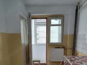 Apartament 2 camere – Port, etaj 1/4 – 3 balcoane, centrală, geam la baie — miniatura 7