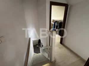 Apartament decomandat 3 camere 70 mpu balcon intabulat Cedonia Sibiu — miniatura 6