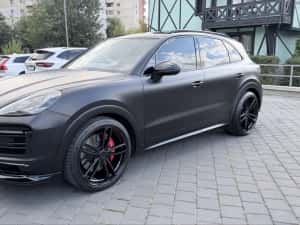 Porsche Cayenne GTS 2022 — miniatura 3