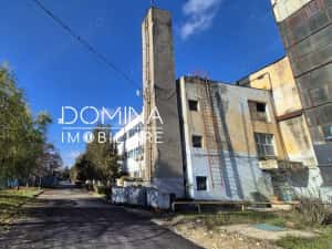 Închiriere complex industrial versatil *hale - birouri - platforme betonate* — miniatura 2