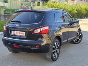 Nissan Qashqai 2.0 dCi – SUV echilibrat, puternic și gata de drum — miniatura 3