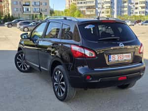 Nissan Qashqai 2.0 dCi – SUV echilibrat, puternic și gata de drum — miniatura 4