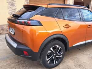 Peugeot 2008 diesel, echipare Allure 1.5 BlueHDI anul 2021 rulat 29800km, cutie viteze manuala, start-stop — miniatura 4