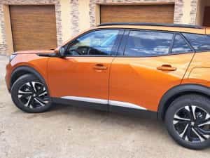 Peugeot 2008 diesel, echipare Allure 1.5 BlueHDI anul 2021 rulat 29800km, cutie viteze manuala, start-stop — miniatura 6