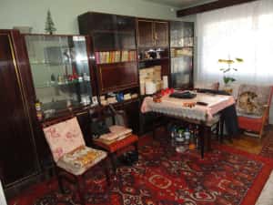 Apartament 3 camere decomandat, 2 bai, 2 balcoane, etaj 2 zona Vlaicu, 79 mp, centrala pe gaz — miniatura 2