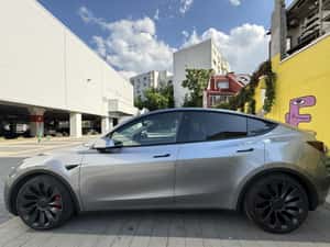 Tesla Model Y Performance AWD - 2023 – pompa de caldura - TVA deductibil — miniatura 2