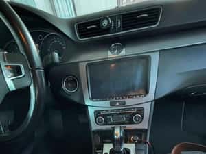 VOLKSWAGEN PASSAT – Acest model din 2012 impresionează prin confort — miniatura 2