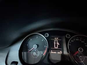VOLKSWAGEN PASSAT – Acest model din 2012 impresionează prin confort — miniatura 7