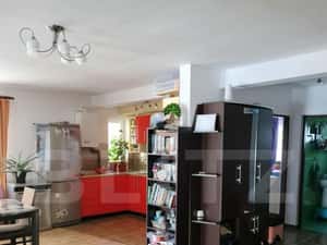 Apartament 3 dormitoare + Living, Terasa si Garaj, zona Bradet — miniatura 1