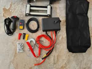 troliu auto electric 12 V cu 2 telecomenzii NOU 13500 LBS — miniatura 3