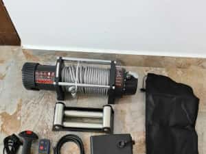 troliu auto electric 12 V cu 2 telecomenzii NOU 13500 LBS — miniatura 4