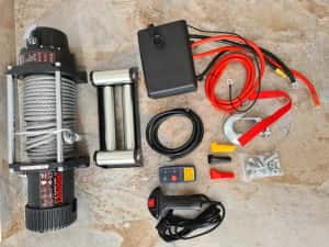 troliu auto electric 12 V cu 2 telecomenzii NOU 13500 LBS — miniatura 7