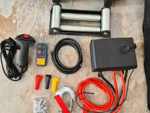 troliu auto electric 12 V cu 2 telecomenzii NOU 13500 LBS — miniatura 8