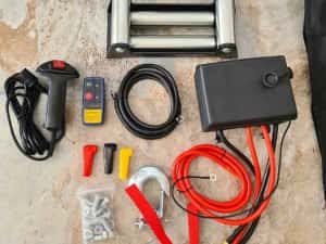 troliu auto electric 12 V cu 2 telecomenzii NOU 13500 LBS — miniatura 9
