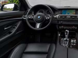 Vand BMW Seria 5 F10 2.0D inmatriculata RO automata M Pachet interior full piele negru impecabila rate leasing finantare urgent tva inclus deductibil — miniatura 3