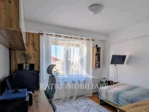 Apartament cu 3 camere | Xenopol | Oradea — miniatura 4